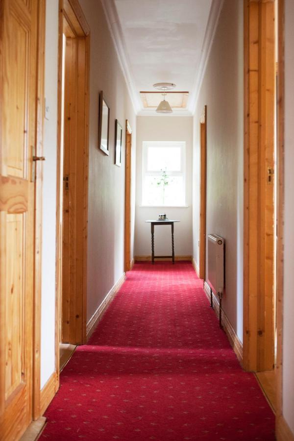 Villa Inviting 4-Bed House In Strokestown Exterior foto