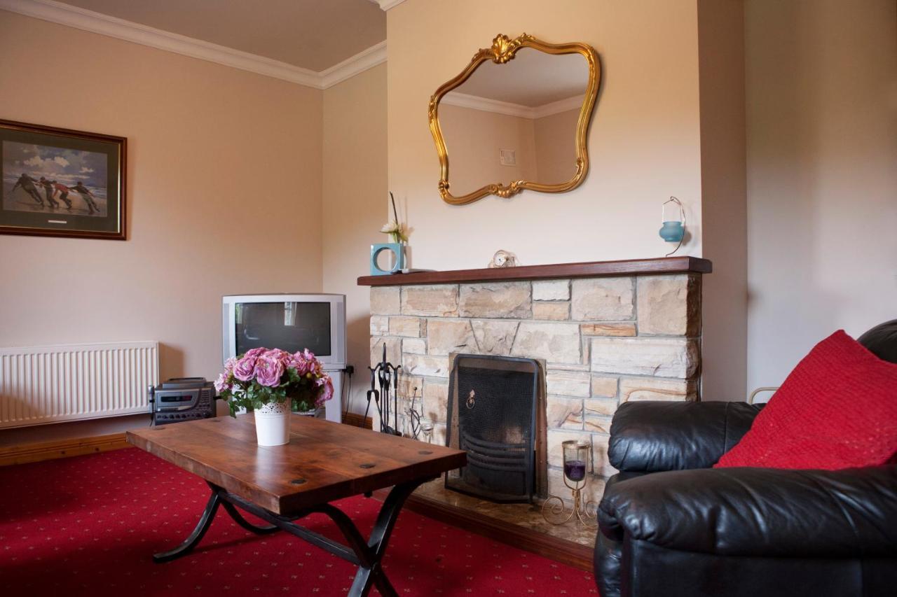 Villa Inviting 4-Bed House In Strokestown Exterior foto
